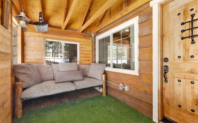 Lily's Bear Cabin #2544