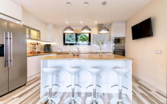 N&A Benalmádena Stunning 2bdr Villa with Sea Views