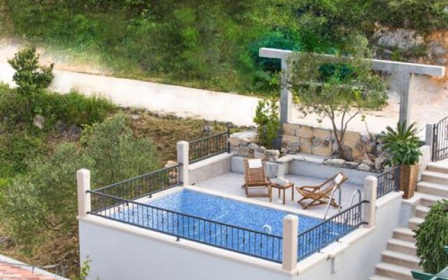 Holiday House Suzi1 - With Pool: Sutivan. Island Brac