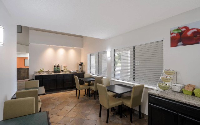 Quality Inn & Suites Junction