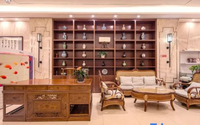 Zhengyi Exquisite Hotel (Nanyang Railway Station Beijing Road)