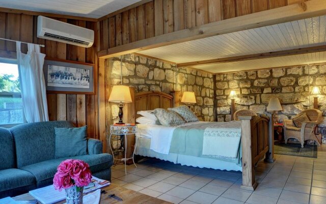 A Barn at the Quarry