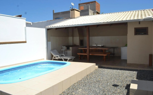 Sobrado com piscina em Mariscal Rutilio N125