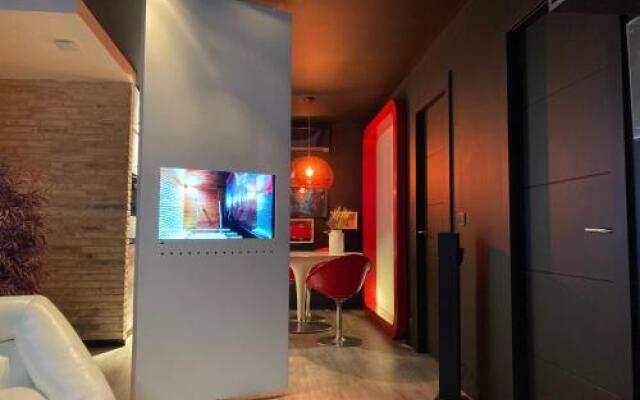 Zrooms Suites