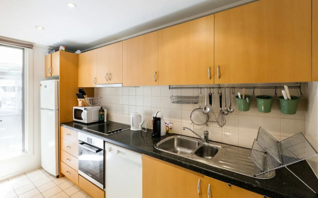 NAOMI, 2BDR South Melbourne Apartment