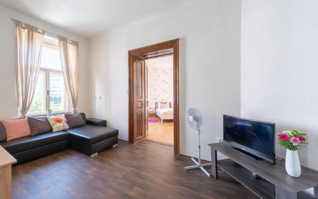 Residence Tesnov Apartment