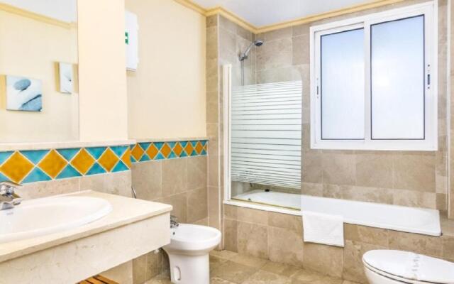 Apartamento en la playa con aire y WiFi