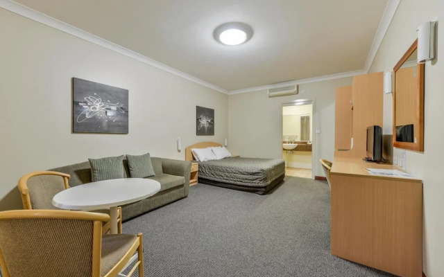 Golden Guitar Motor Inn