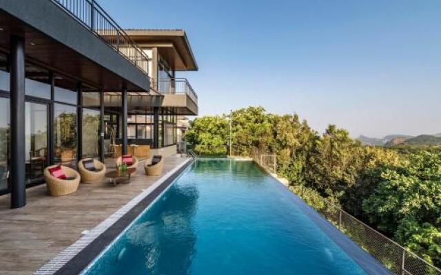 SaffronStays Falcon Hill, Lonavala - luxury villa with infinity pool near Lion's Point