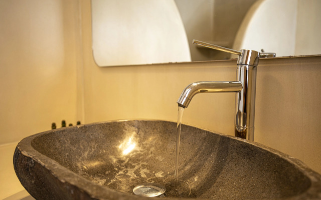 Santorini View Studios-Adults Only