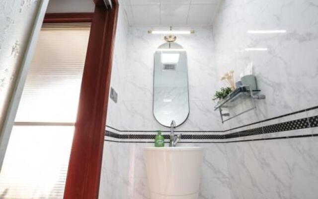 NanJing GuLou·Lion Bridge· Locals Apartment 00152470