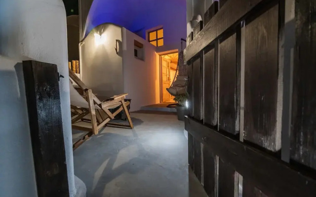 Asera Suites Near Kamari Beach
