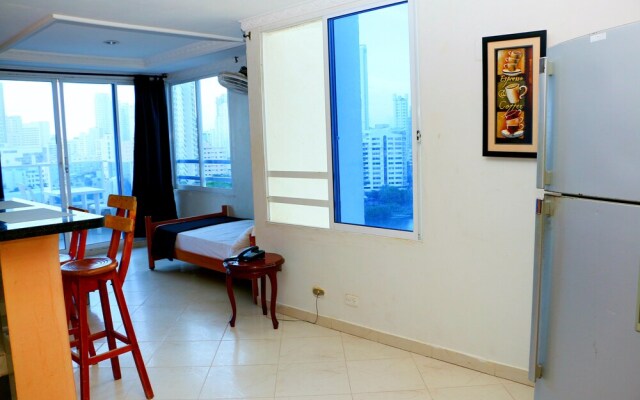 Beachfront Apartment 6 People 1105A