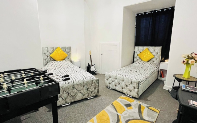 3 Bedrooms Apartment Self Check In Free Parking