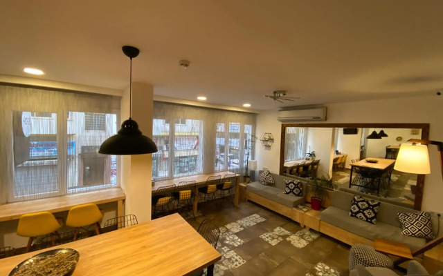 Piano Hotel