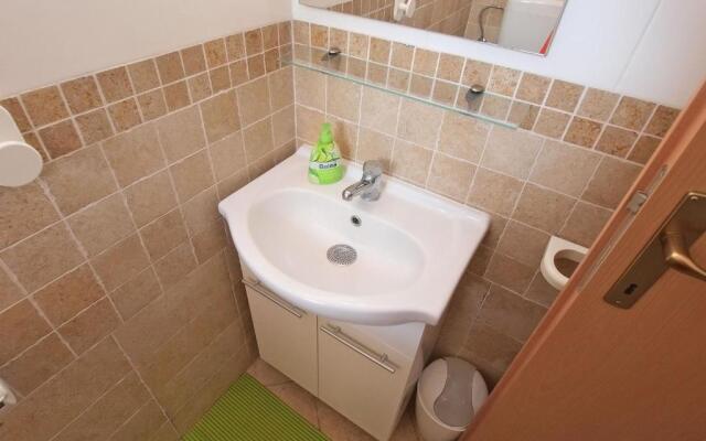 Apartment with 4 Bedrooms 446