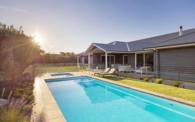 The Break Pool Spa Sauna Beach