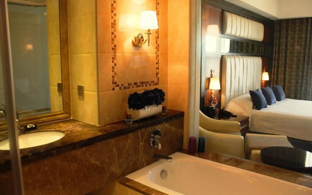 Central Park Tower Resort