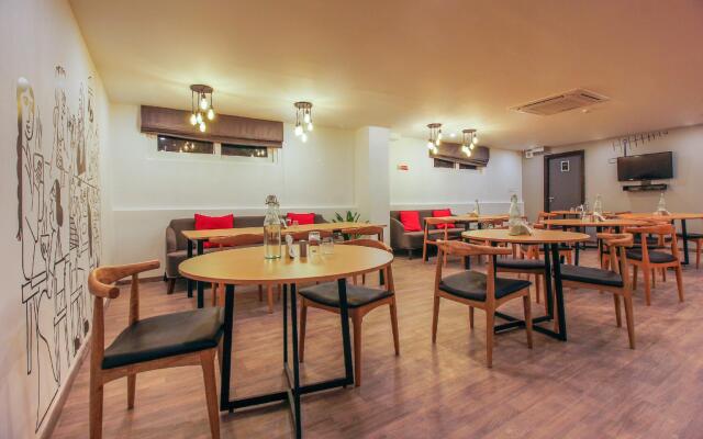 OYO Townhouse White Ridge 112 Shivam Road