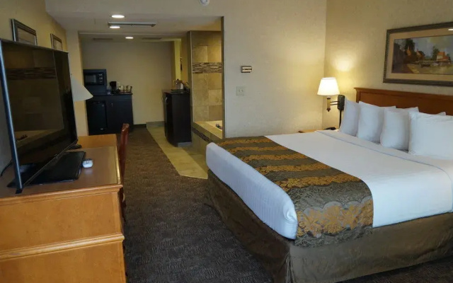 Biltmore Hotel & Suites