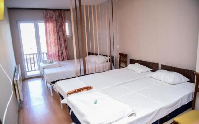 Art Theatre Caffe - River view Hotel