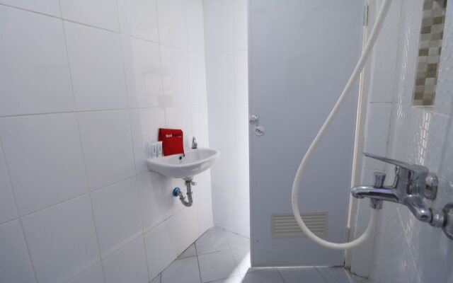 RedDoorz Plus near Pondok Indah Mall