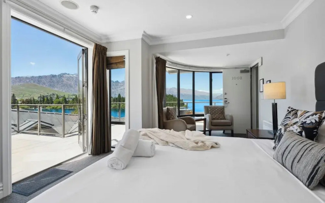 3-Bedroom Penthouse Apartment - The Beacon