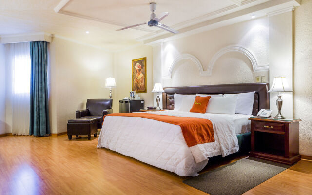 Hotel & Suites Aliana