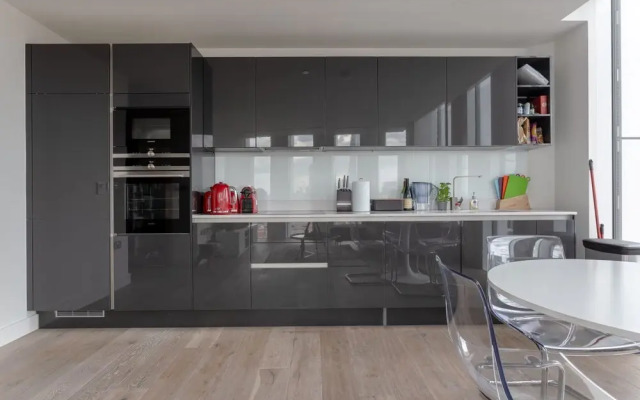 Modern 2 Bedroom Flat With a Stunning View