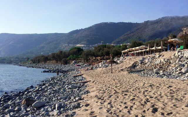 Cliffs Hotel