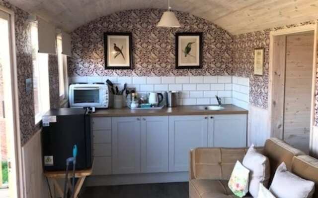 Shepherd's Hut - Walled Gardens, Llandenny