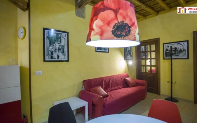 Anastasia Hidden Balcony - An hidden balcony inside Trastevere