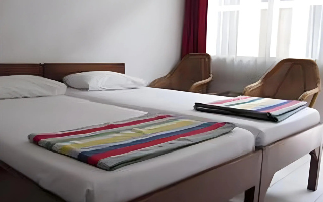 Hotel Tosari – Guest Rooms – Malang