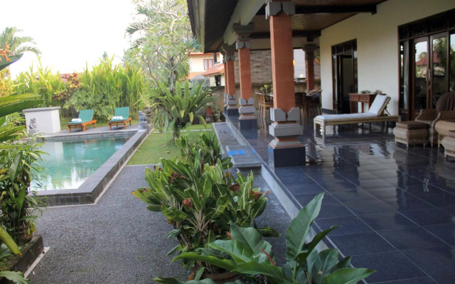 Nyoman Sandi Guest House