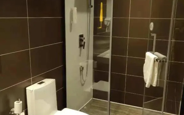 IU Hotel Beijing Life Science Park Station