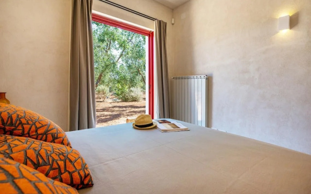 TD Lamia Porta Rossa Countryside w Olive Trees