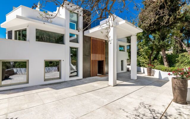 All About Villa Serenity