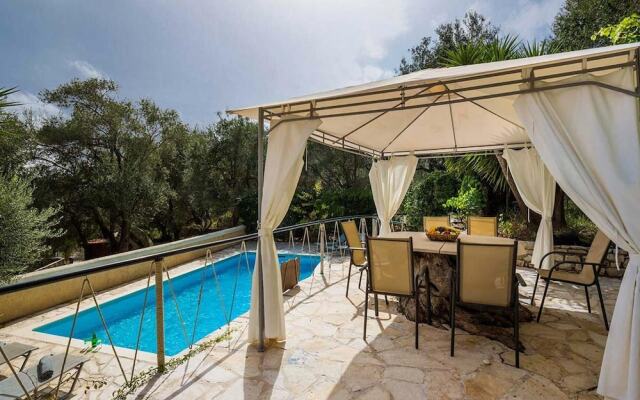Chryssa Villa - Sun - Splashed Romantic