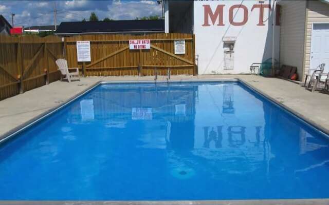 Perth Plaza Inn & Suites