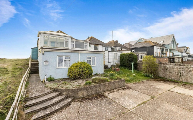 The Coastal Crab - Family-friendly Three-bed Beach House in Pevensey
