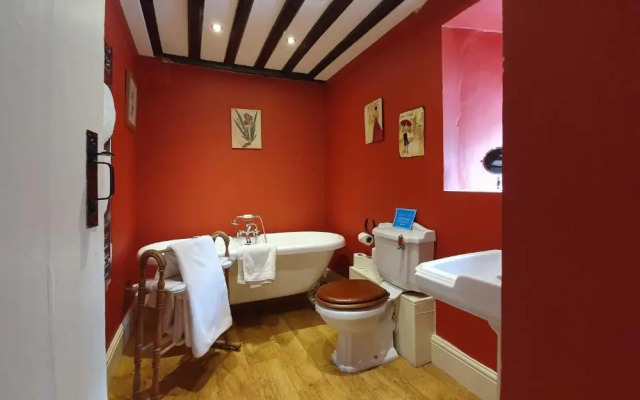 Braithwaite Hall Apartment