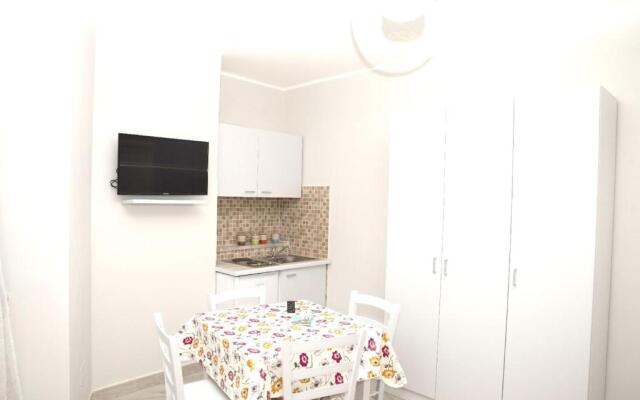 One bedroom appartement with wifi at Napoli