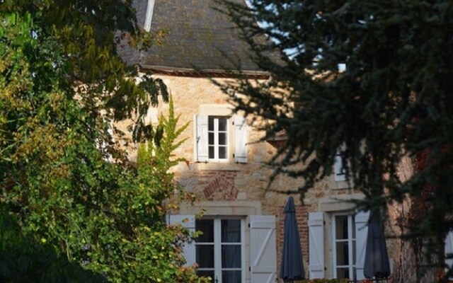 Wonderful location for weddings and parties by French château