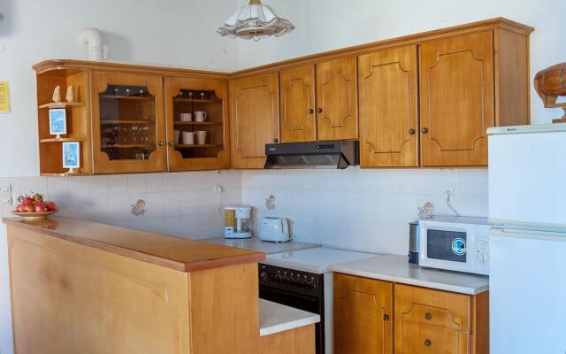 Rouladina Apt 3 in Stalos