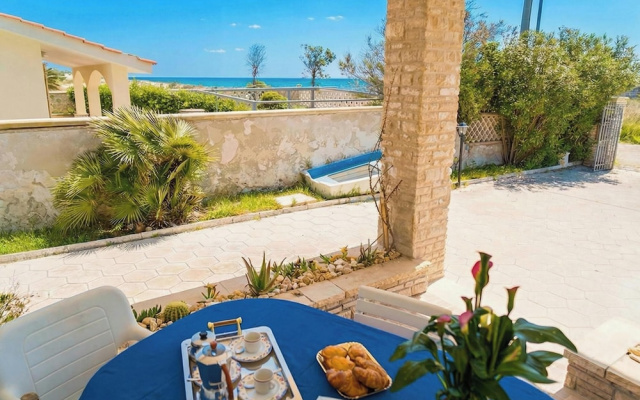 Villa Milon Near The Sea
