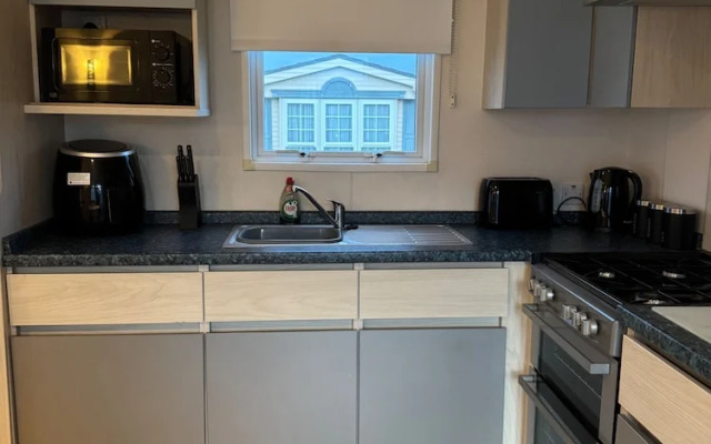 3 Bedroom Stunning Caravan Justin