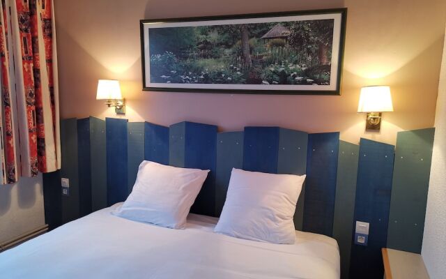 Hôtel Le Sully La Roche Sur Yon