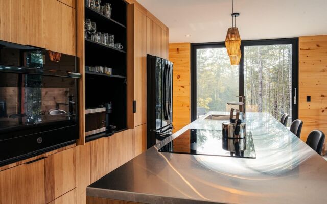 Bright Chalet With hot tub and Indoor Sauna