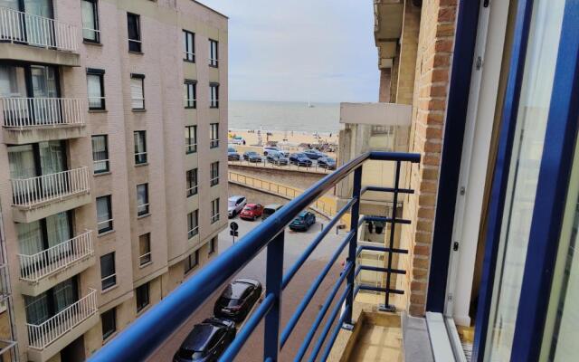 Nieuw modern appartement vlakbij strand