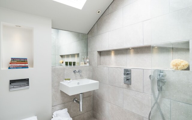 Gorgeous 2BR family home in East London